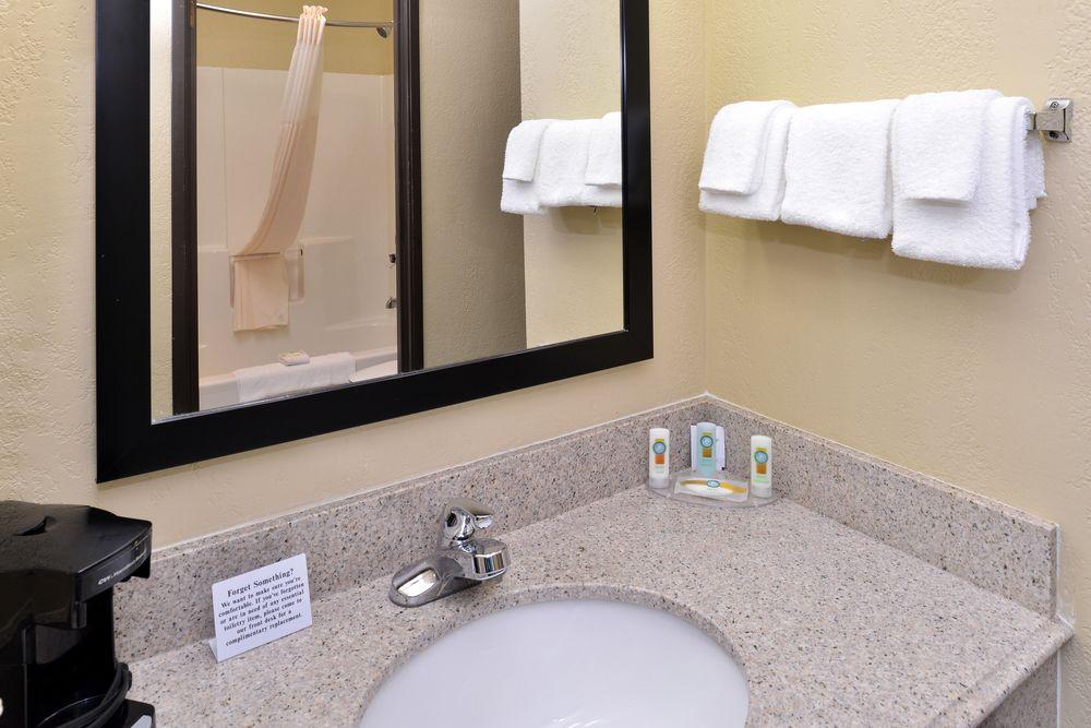 Quality Inn Murray University Area Bagian luar foto