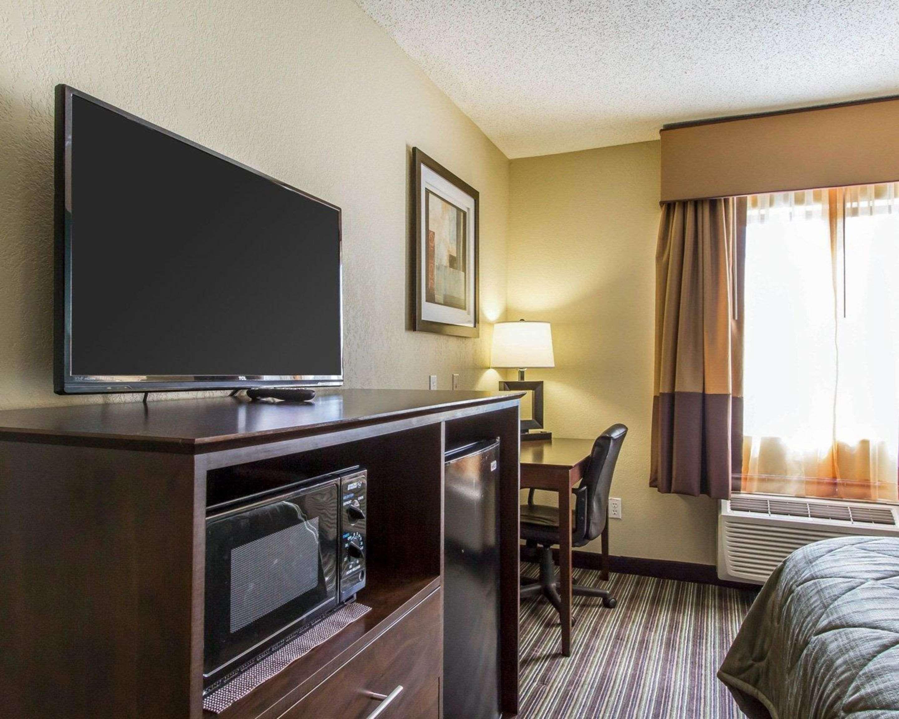 Quality Inn Murray University Area Bagian luar foto
